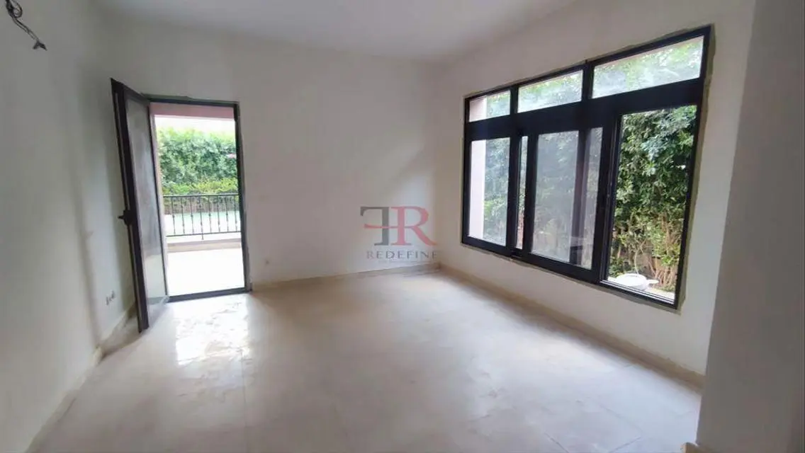 Luxury Villa with 5 Bedrooms and Study