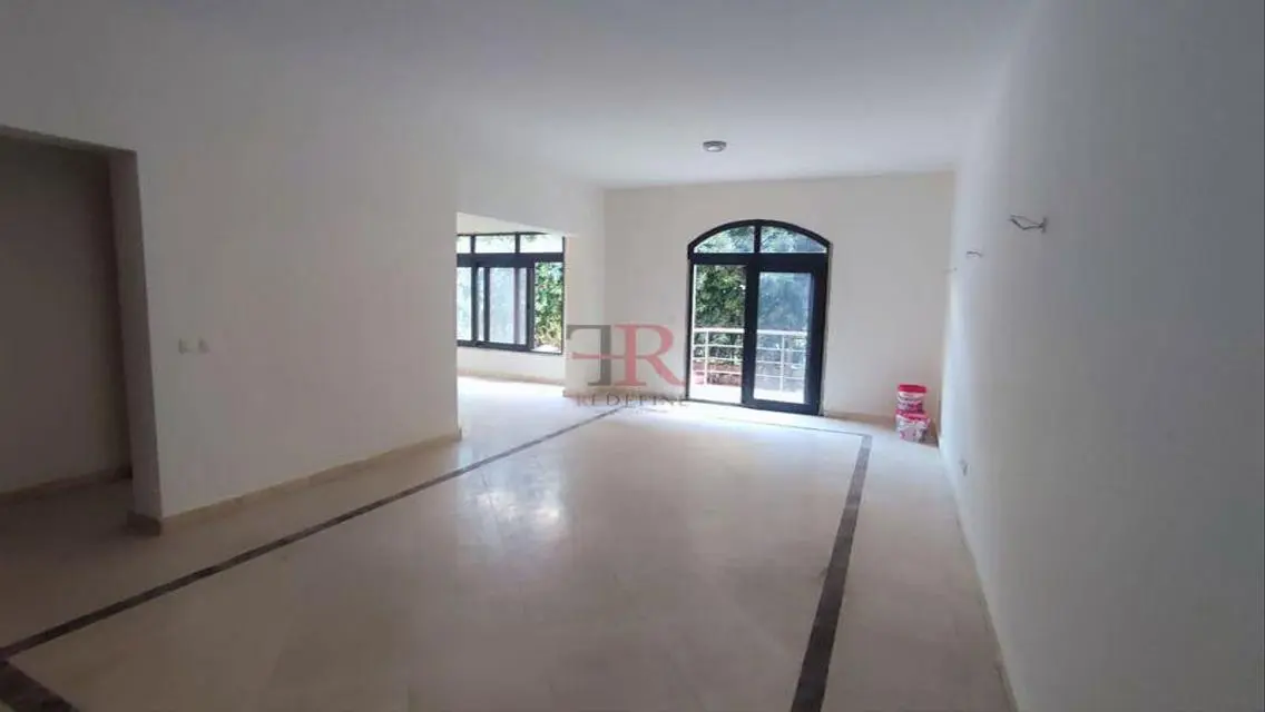Luxury Villa with 5 Bedrooms and Study