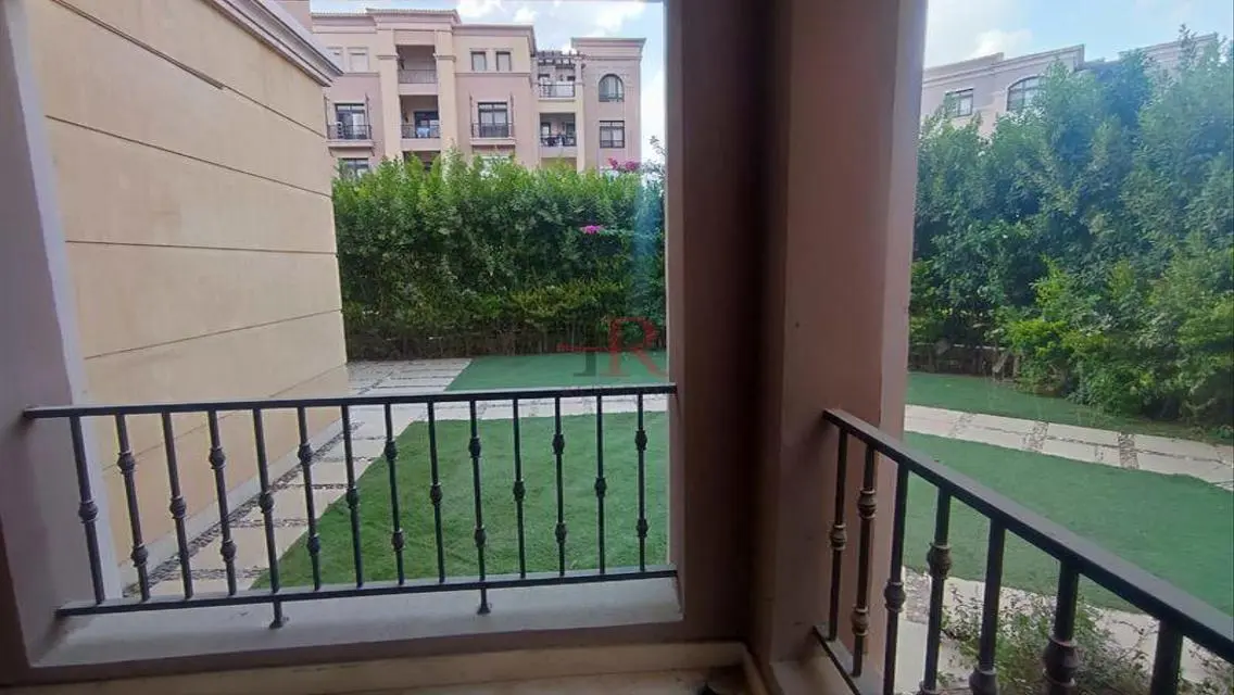 Luxury Villa with 5 Bedrooms and Study