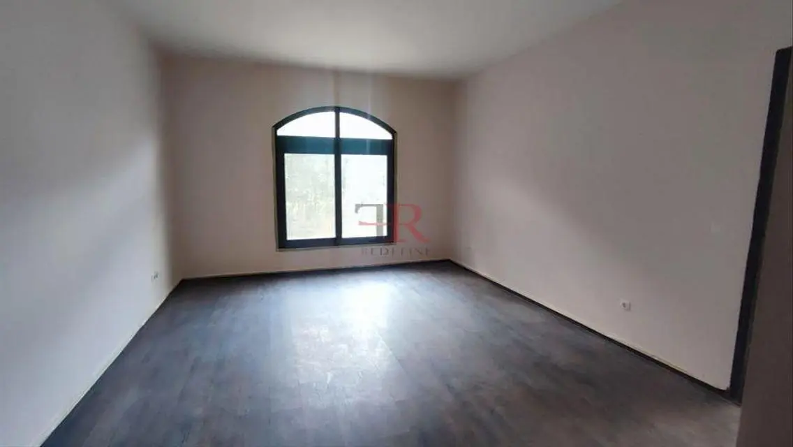 Luxury Villa with 5 Bedrooms and Study