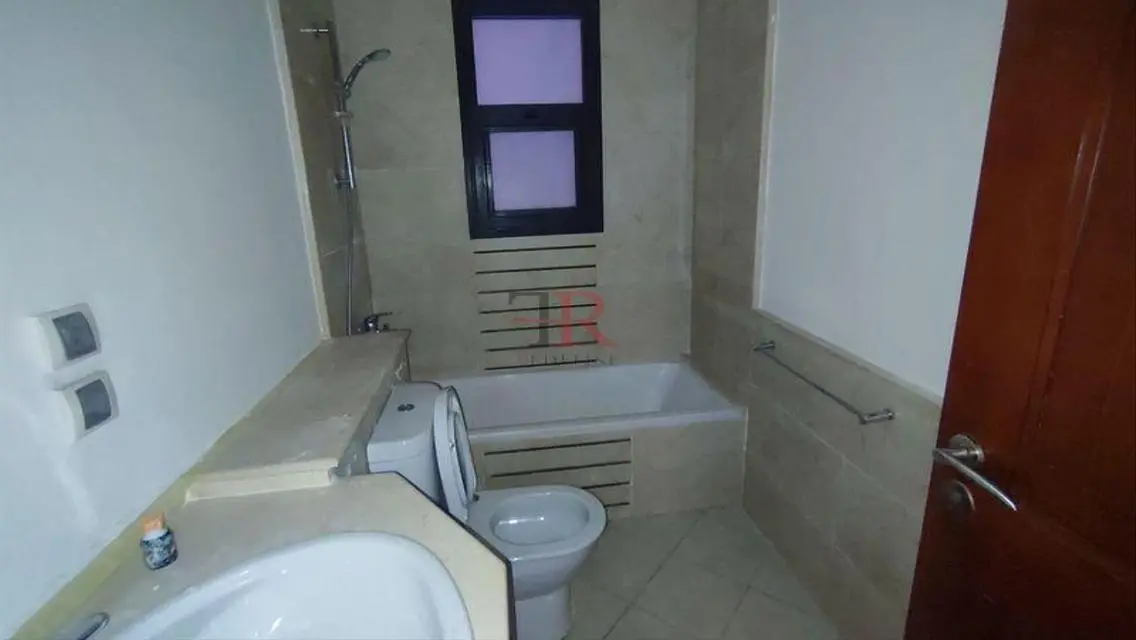 Luxury Villa with 5 Bedrooms and Study