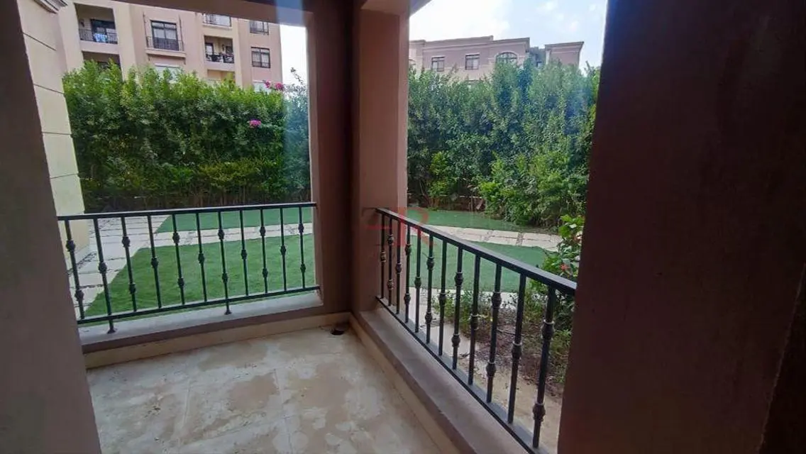 Luxury Villa with 5 Bedrooms and Study