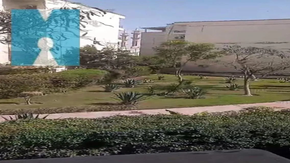 شقة فاخرة بمساحة 2017 متر للبيع