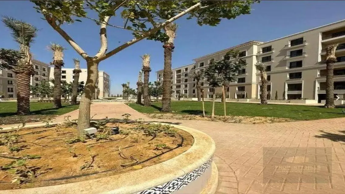 فخامة لا تضاهى في شقة بمساحة شاسعة
