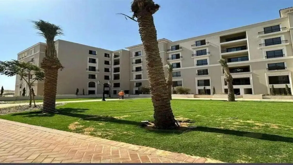 فخامة لا تضاهى في شقة بمساحة شاسعة