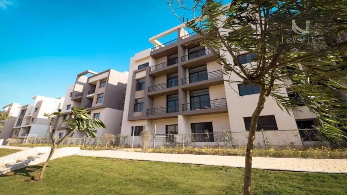 Luxury Apartment Overlooking the Lake for Sale