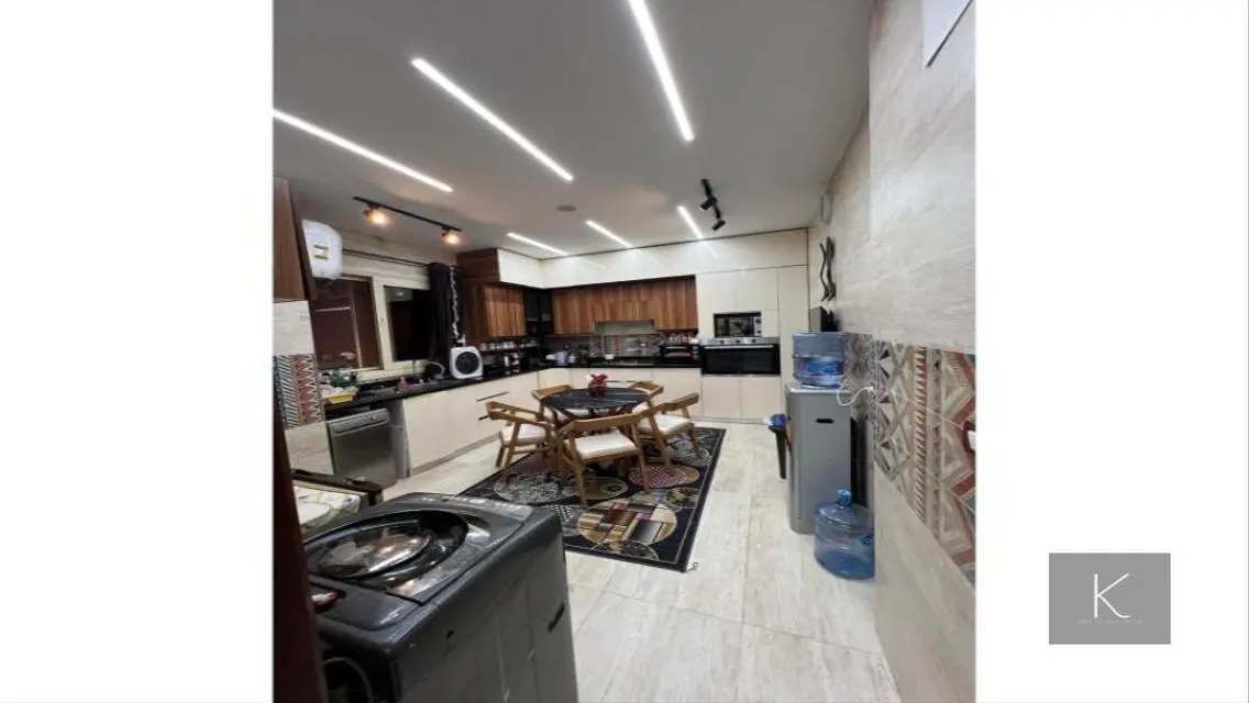 Luxurious Villa with Private Pool and Lake View