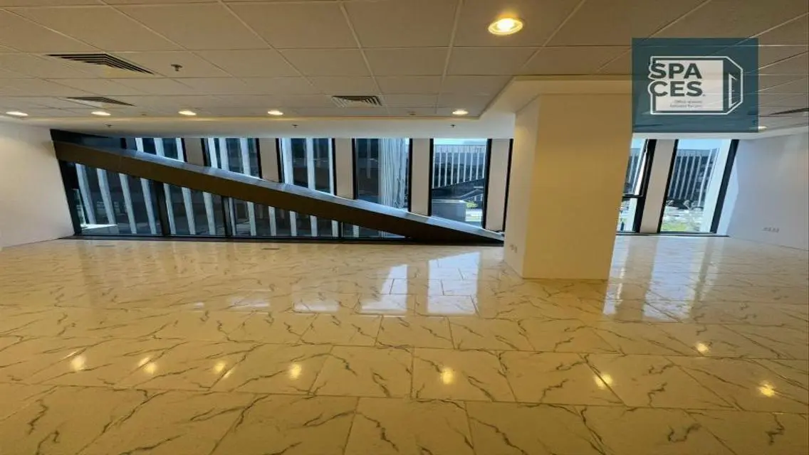 غرفة اجتماعات مساحتها 1200 متر مكعب للإيجار في EDNC
