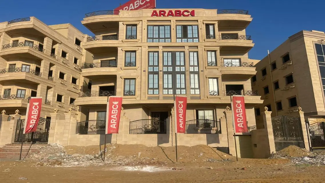 Luxury Apartment Overlooking a Landmark - 173 sqm