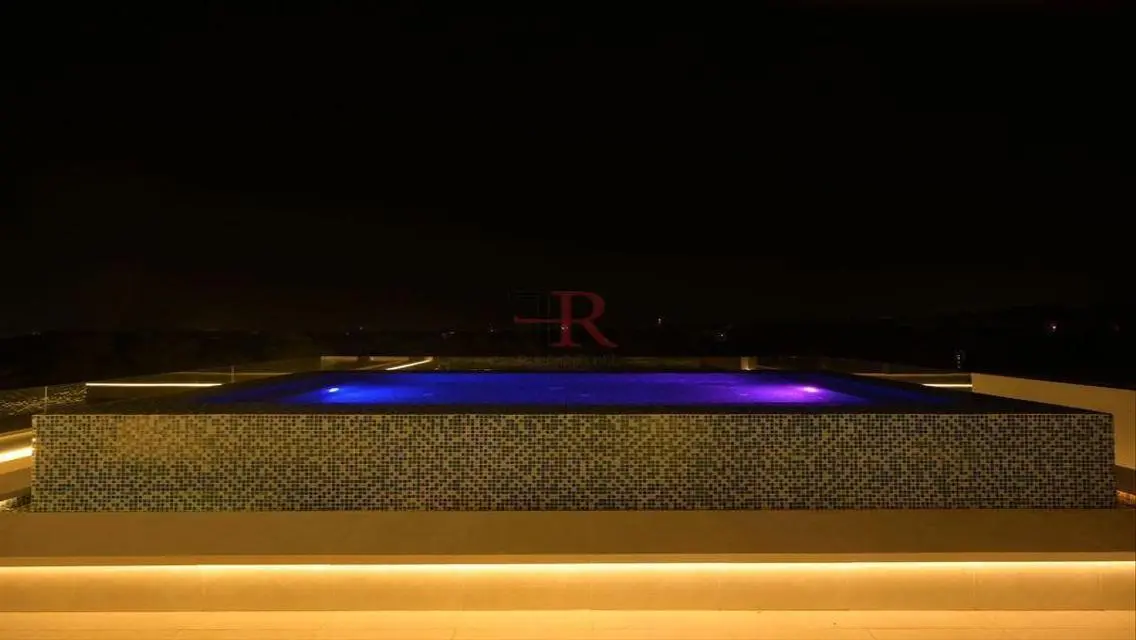 شقة فاخرة للبيع مع إطلالة رائعة