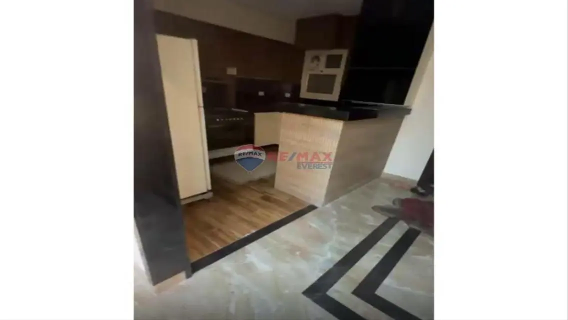 Luxurious 180 sqm Apartment in the Heart of the City