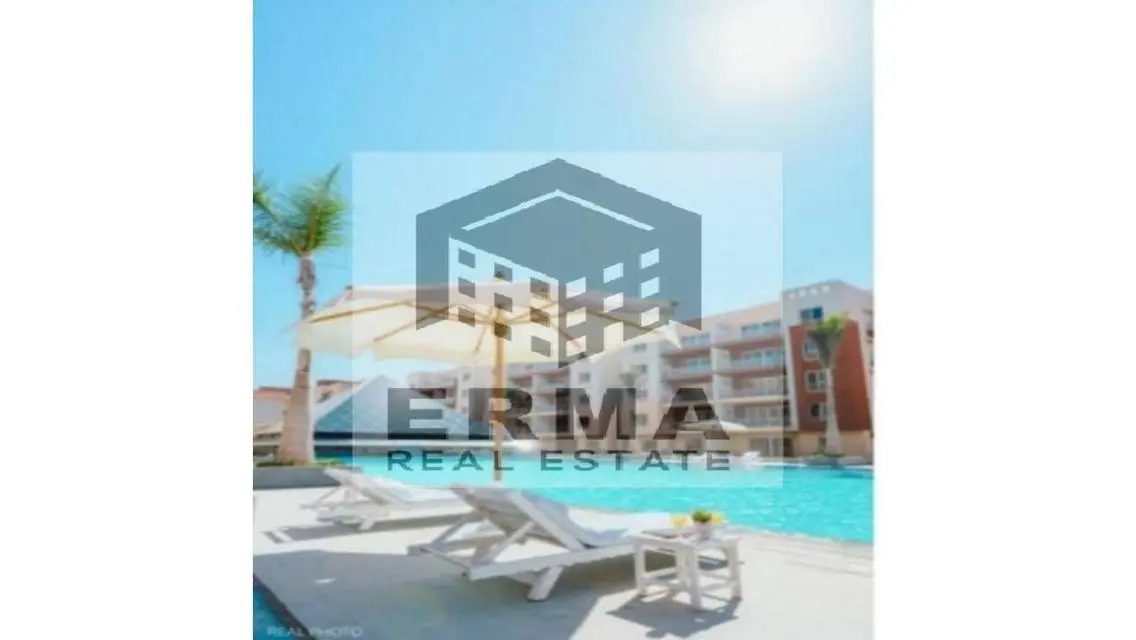 Luxury Villa by the Lakes with All Amenities