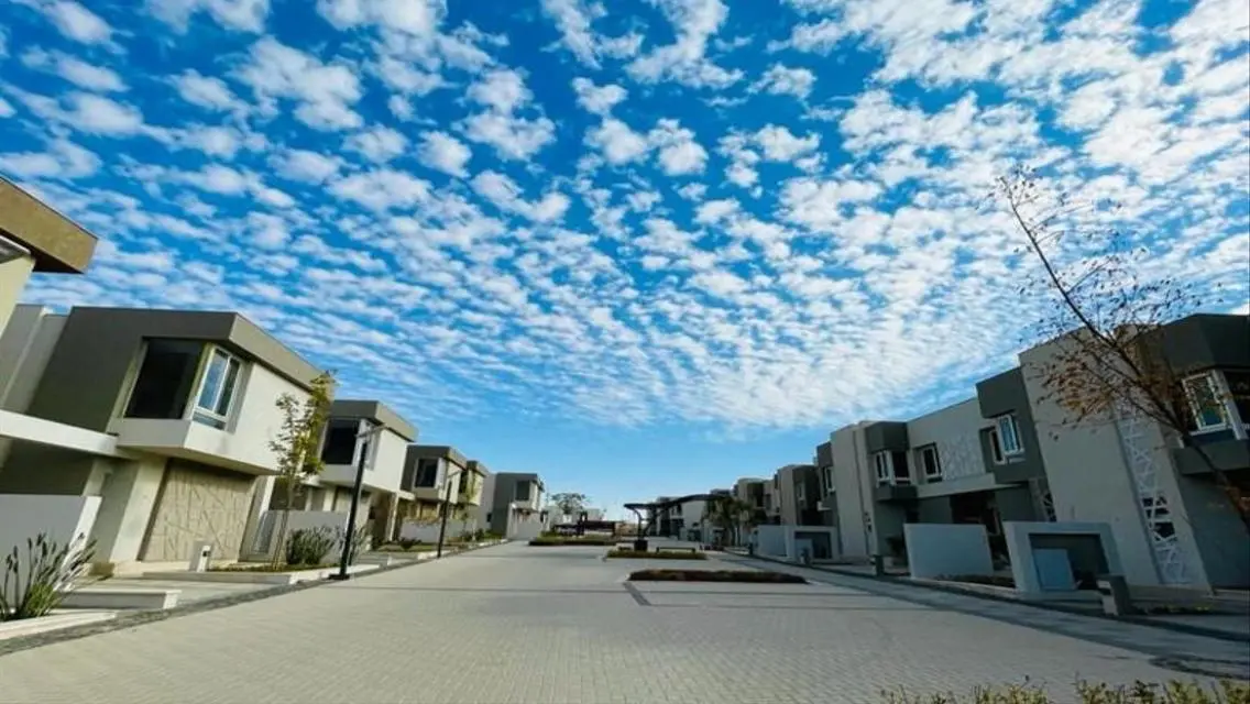 Luxurious Villa for Sale with Private Garden and Pool