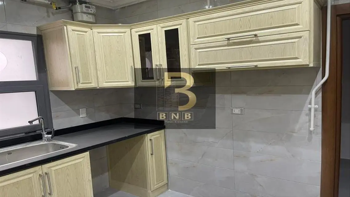 Luxury Apartment with Prime Location and Ample Amenities