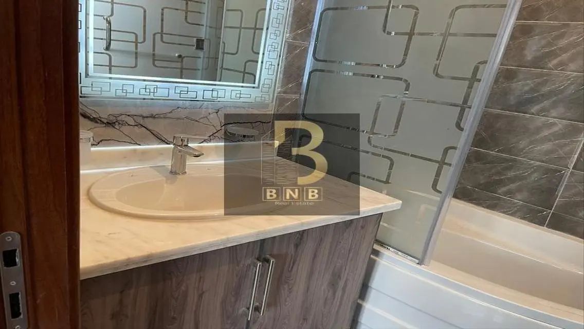 Luxury Apartment with Prime Location and Ample Amenities
