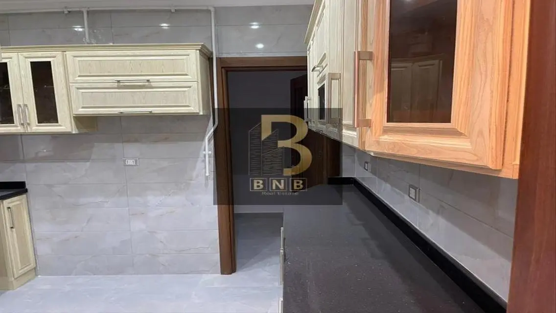Luxury Apartment with Prime Location and Ample Amenities