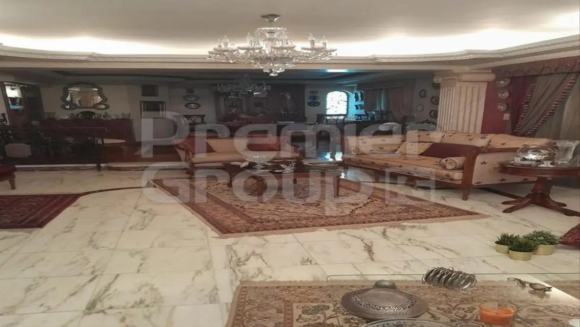 Luxury Villa with 4 Bedrooms for Sale