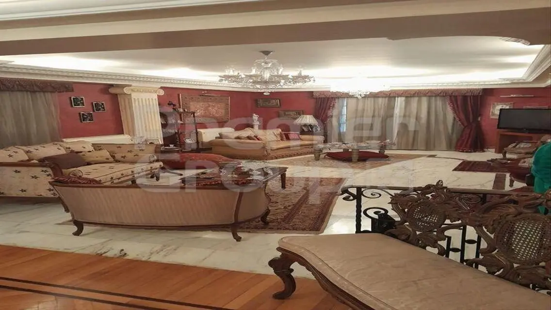Luxury Villa with 4 Bedrooms for Sale
