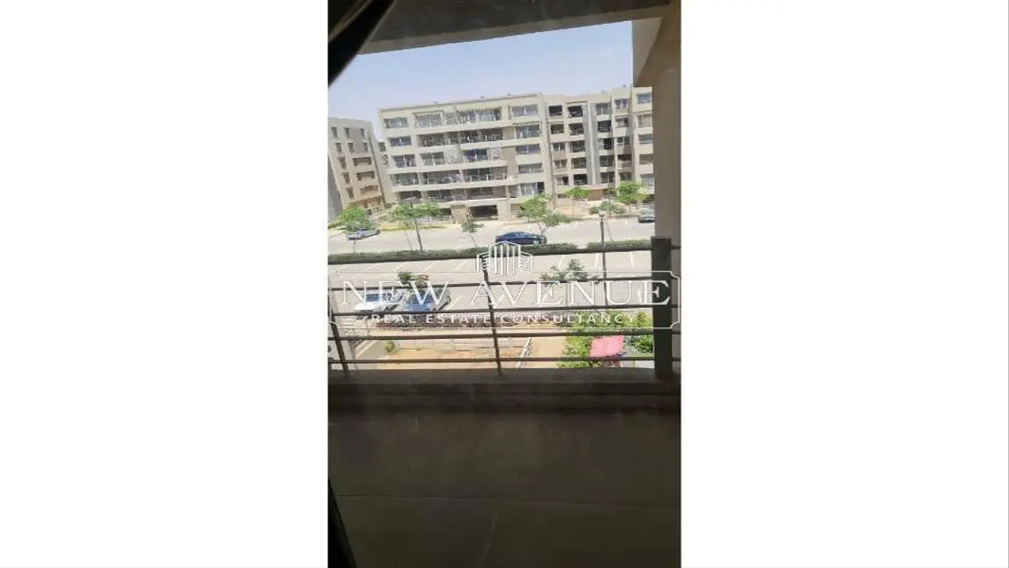 شقة فاخرة للبيع مع إطلالة مميزة