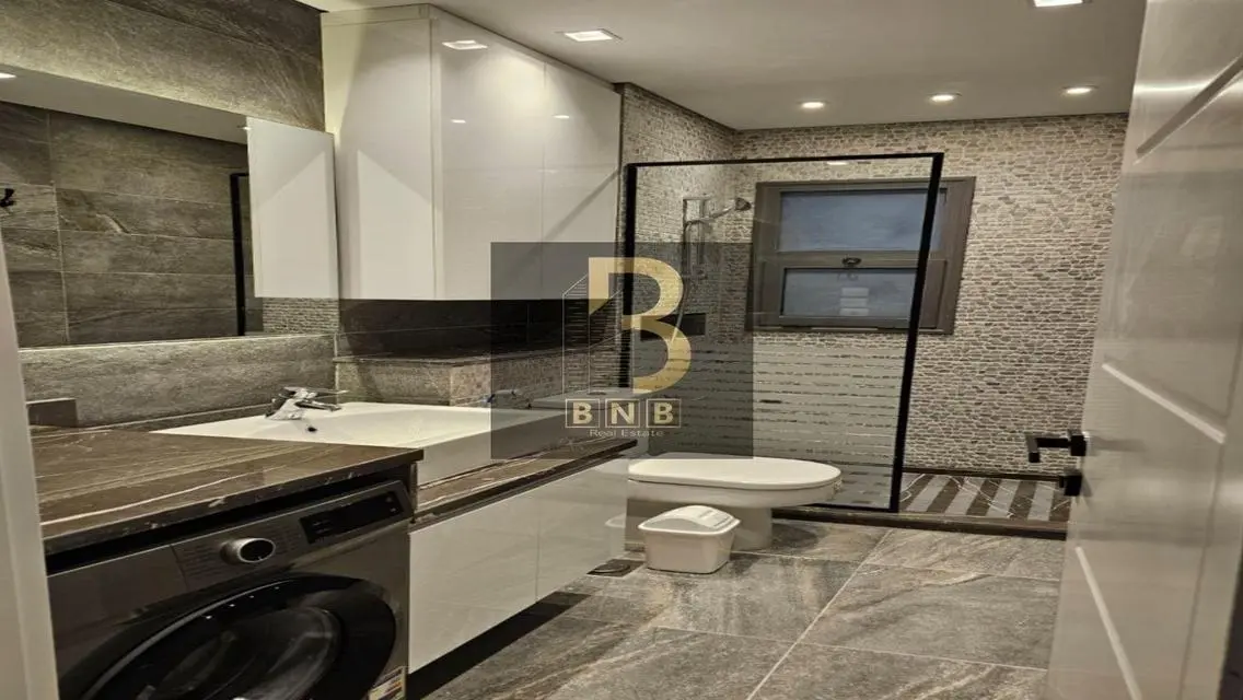 Luxury Apartment for Rent with Lake View
