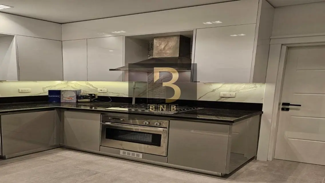 Luxury Apartment for Rent with Lake View