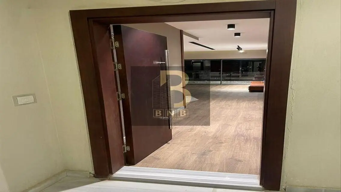 Luxury Apartment for Sale in the Heart of the City