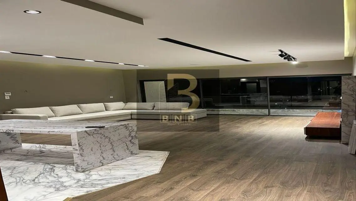 Luxury Apartment for Sale in the Heart of the City
