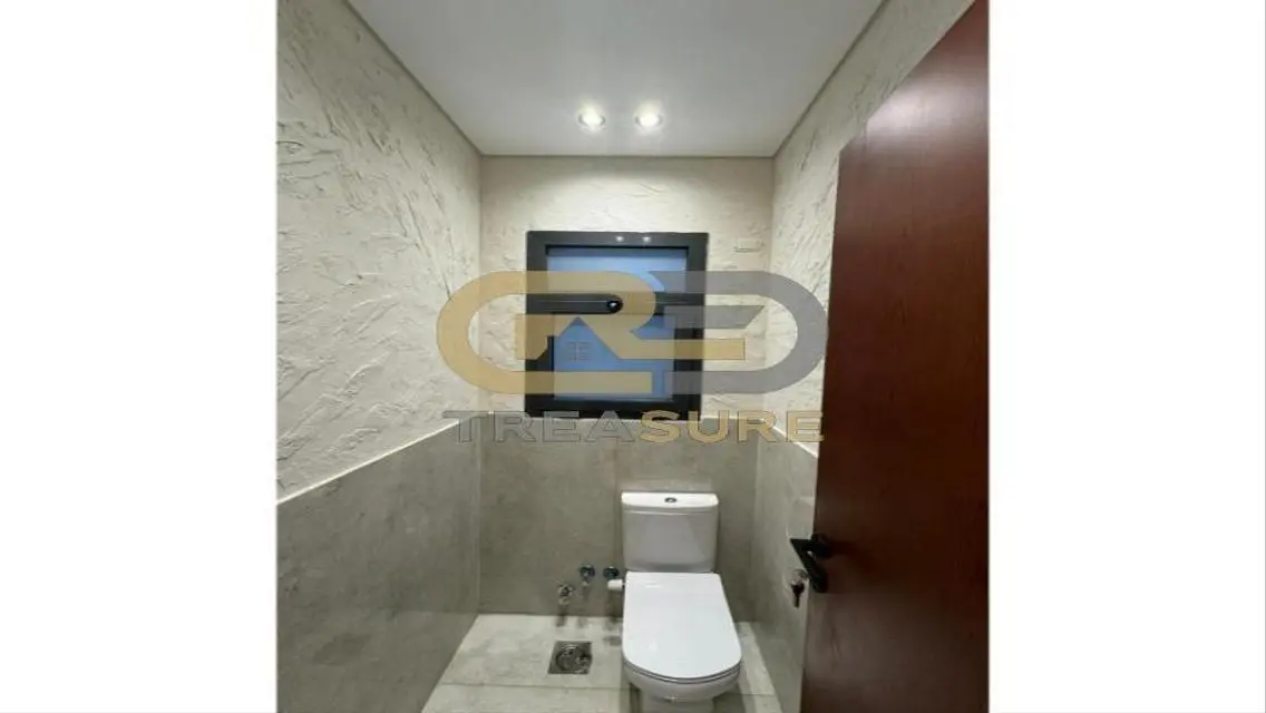Fantastic Investment Opportunity in a Private Property