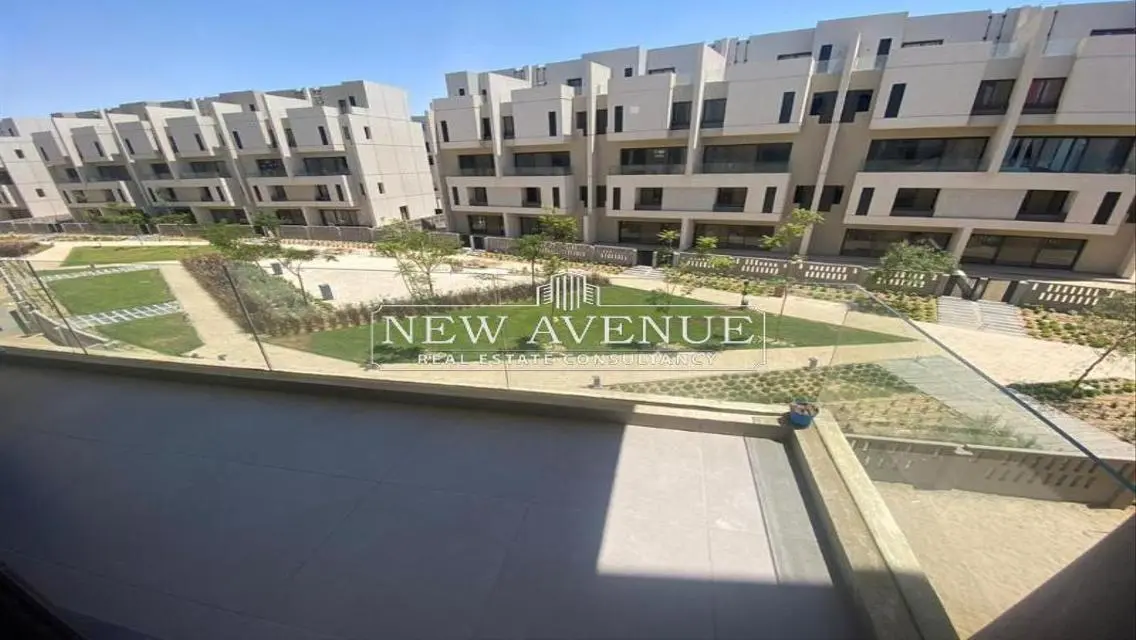 Luxury 3 Bedroom Apartment with Landmark View
