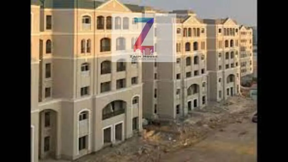 منزل رائع مع شرفة للبيع بسعر متميز