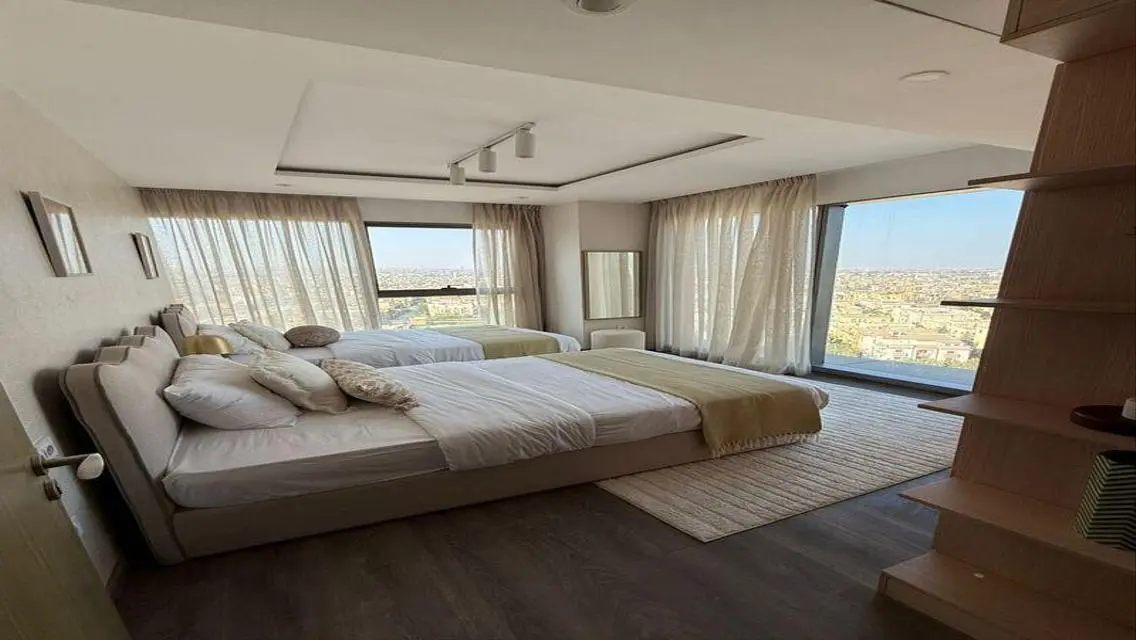 Luxury Apartment with Premier Amenities in Prime Location