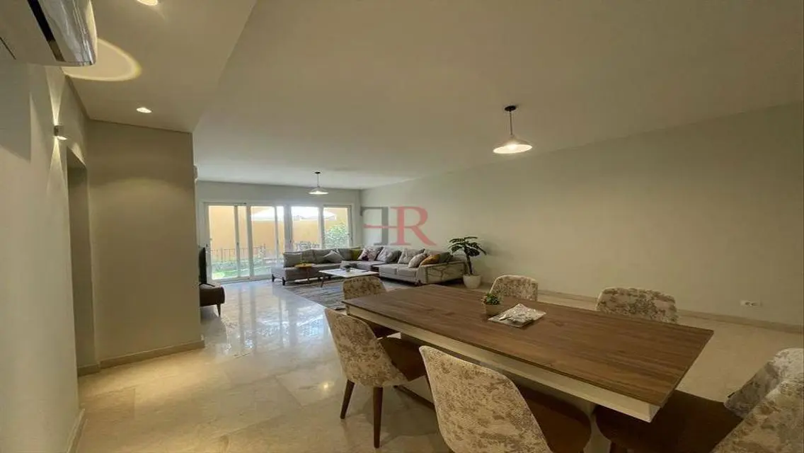 Luxury Apartment with Private Balcony and Garden
