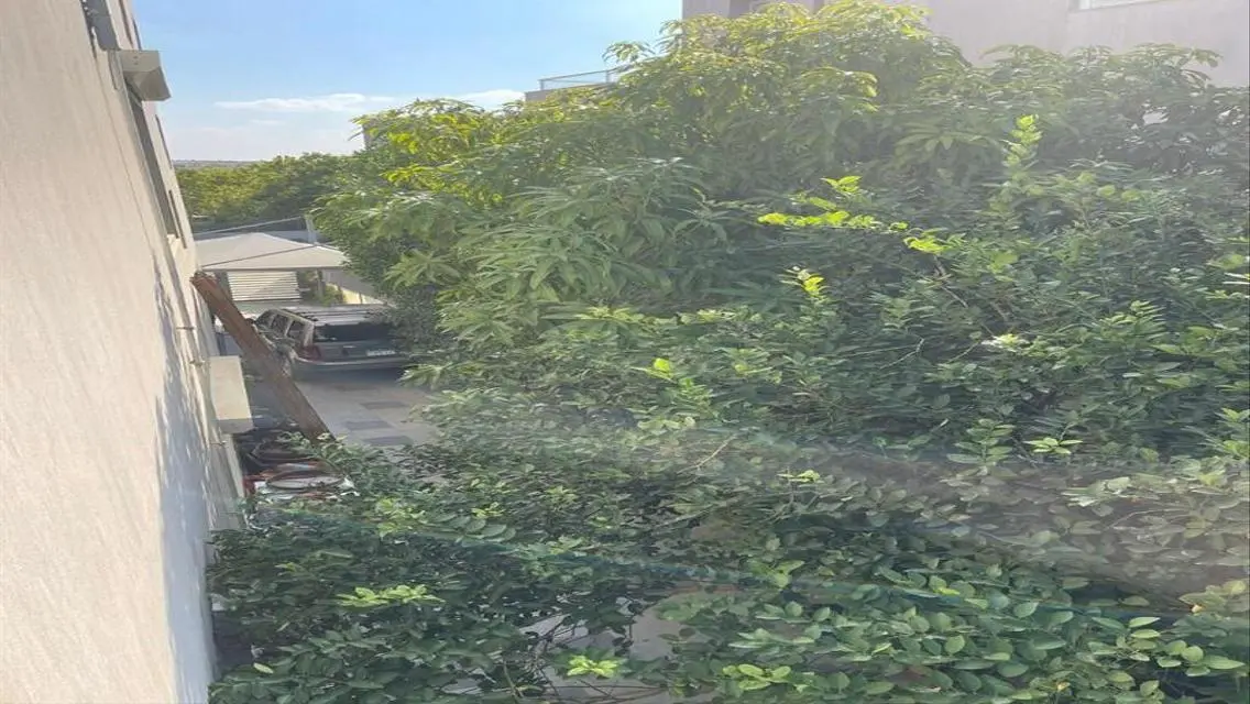 Luxury Villa with Spacious Grounds in Prime Location
