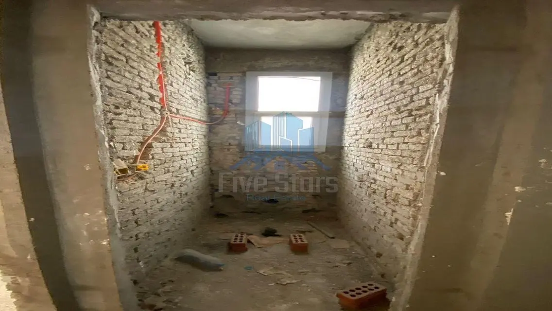 Luxury Apartment Overlooking a Landmark in Cleopatra Square