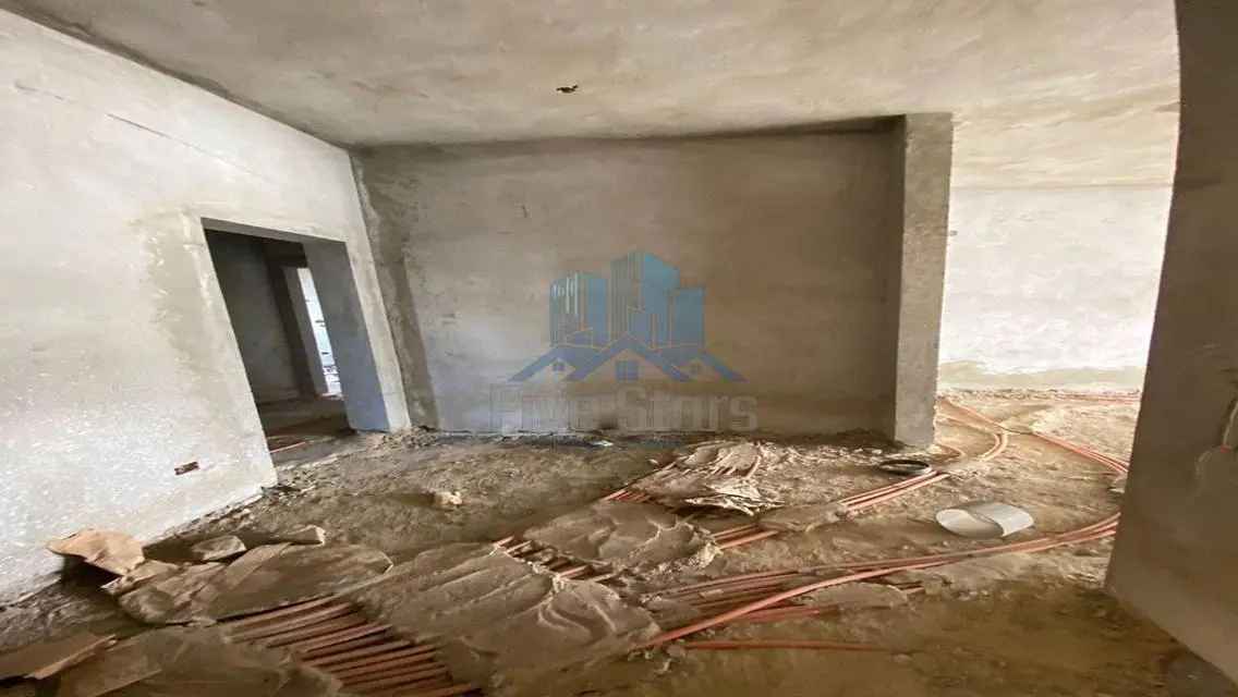 Luxury Apartment Overlooking a Landmark in Cleopatra Square