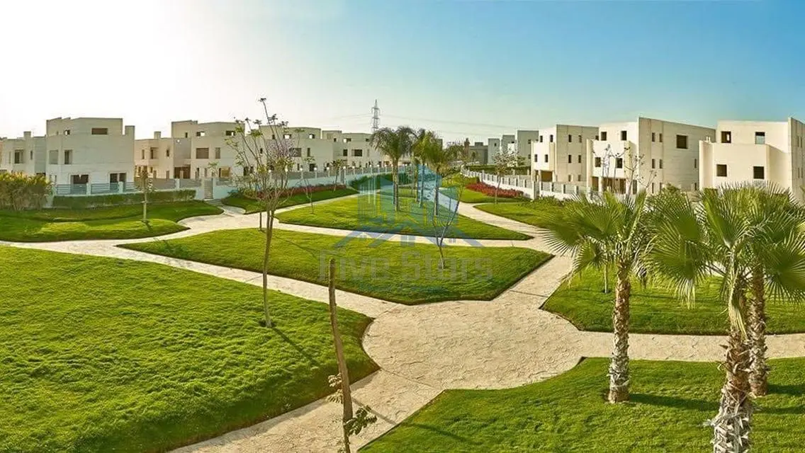 Luxury Apartment Overlooking a Landmark in Cleopatra Square