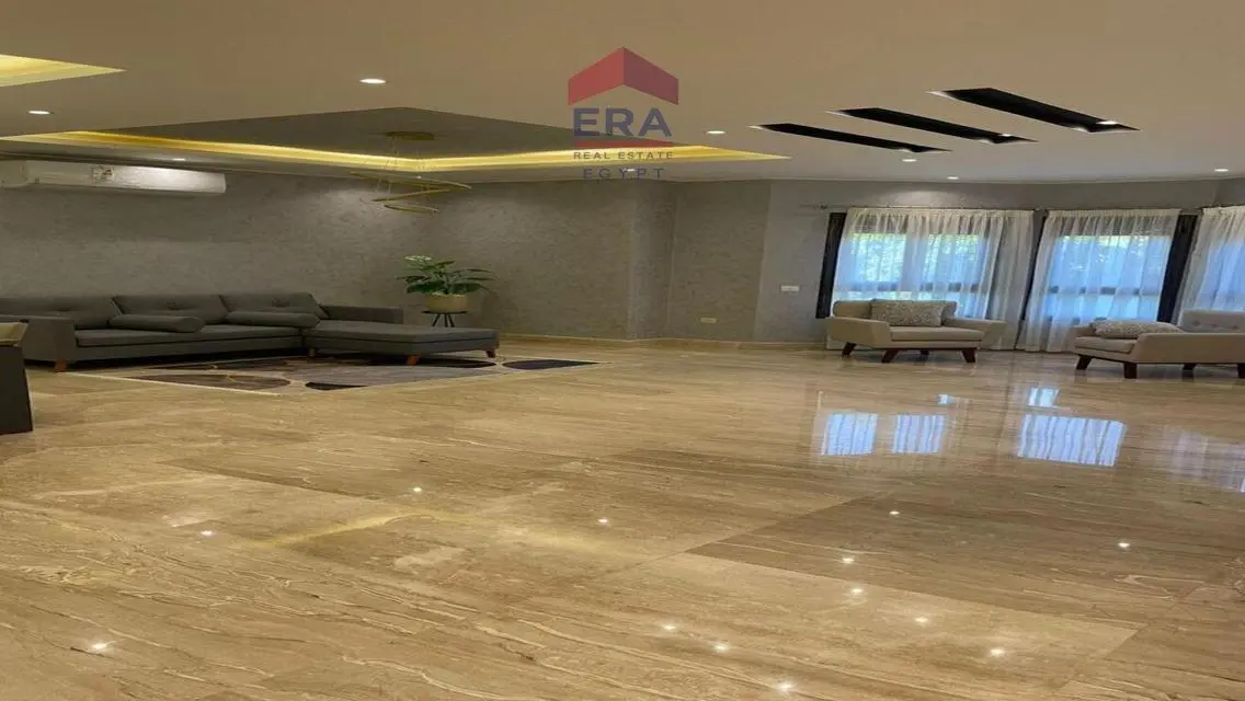 Luxurious Apartment of 360 Square Meters with Covered Parking