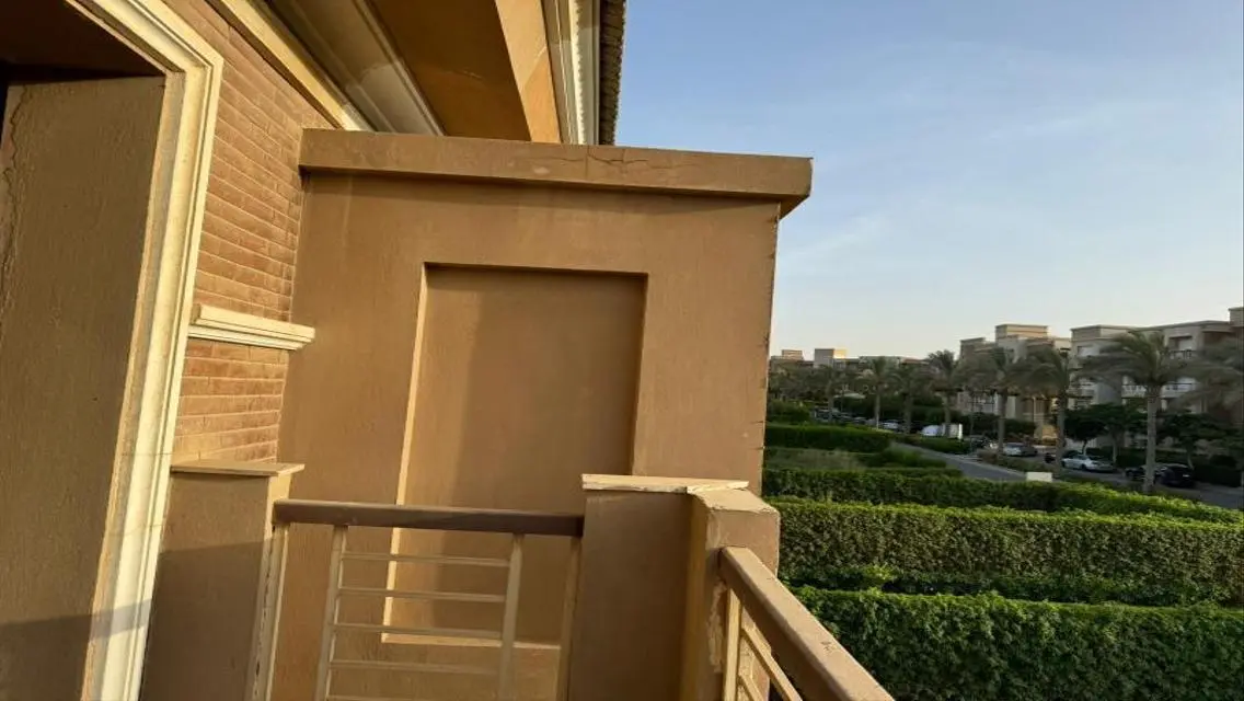 Luxurious Villa for Sale in New Giza Compound - 6 October