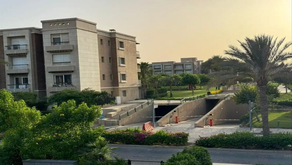 Luxurious Villa for Sale in New Giza Compound - 6 October