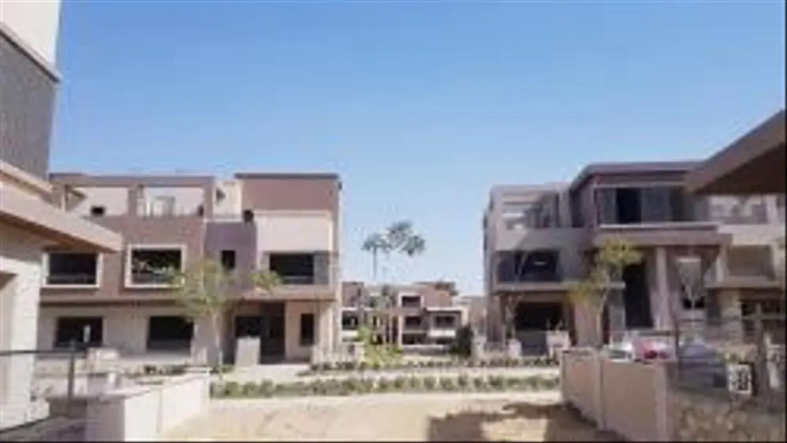 Luxurious Villa for Sale in New Giza Compound - 6 October