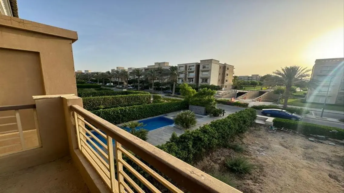 Luxurious Villa for Sale in New Giza Compound - 6 October