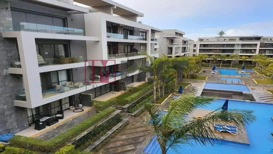Luxury Apartment for Rent with Private Pool and Lake View
