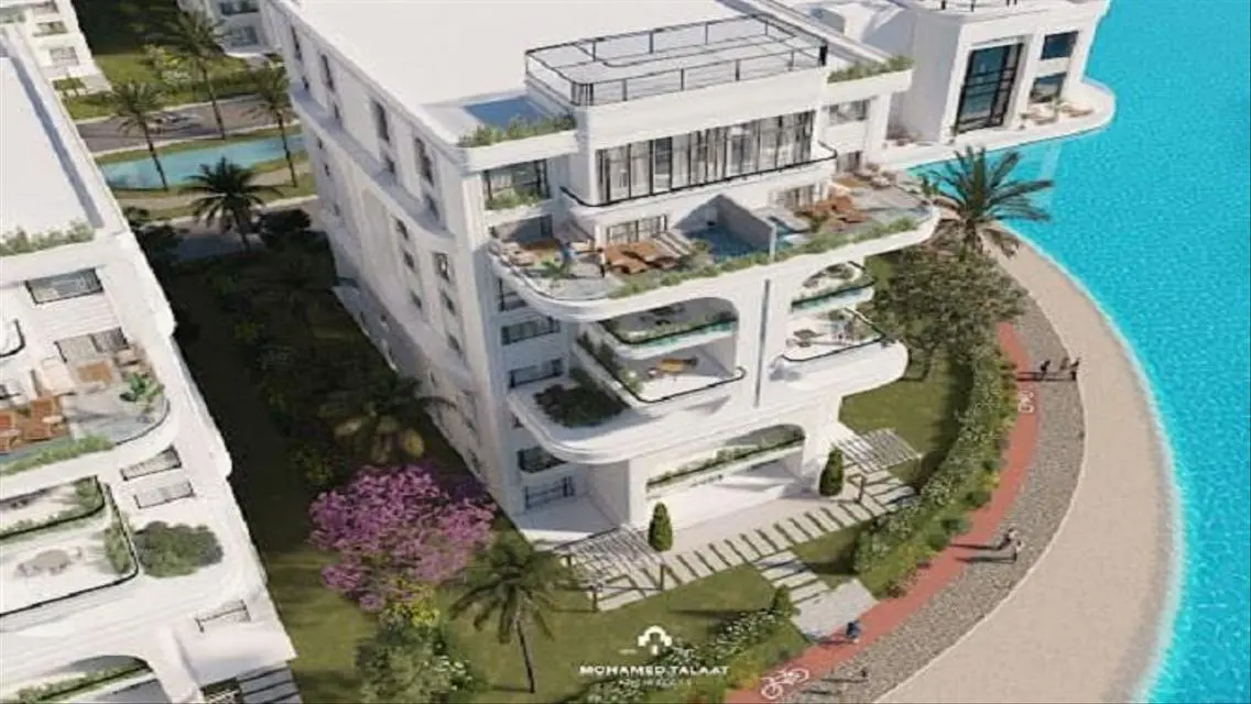 Luxury Villa with 8 Rooms, Private Pool & Garden
