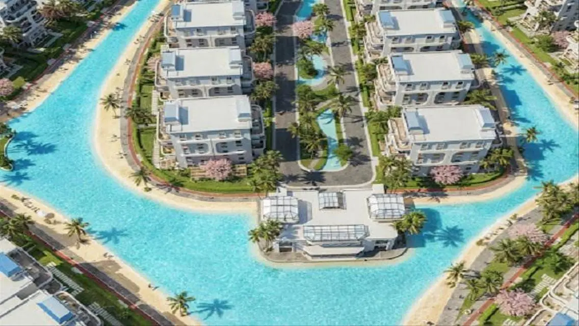 Luxury Villa with 8 Rooms, Private Pool & Garden
