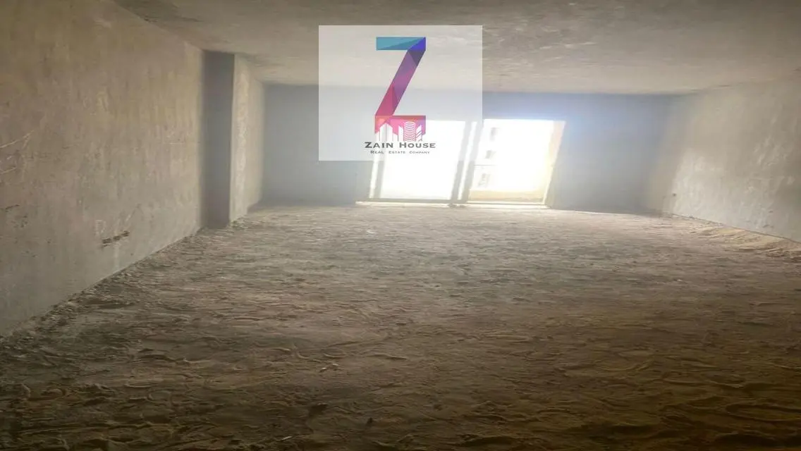 شقة فاخرة مع حديقة خاصة وشرفة