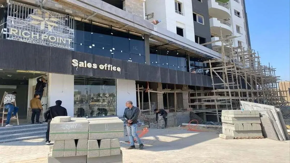 مساحة تجارية للبيع في مول ريتش بوينت - النزهة