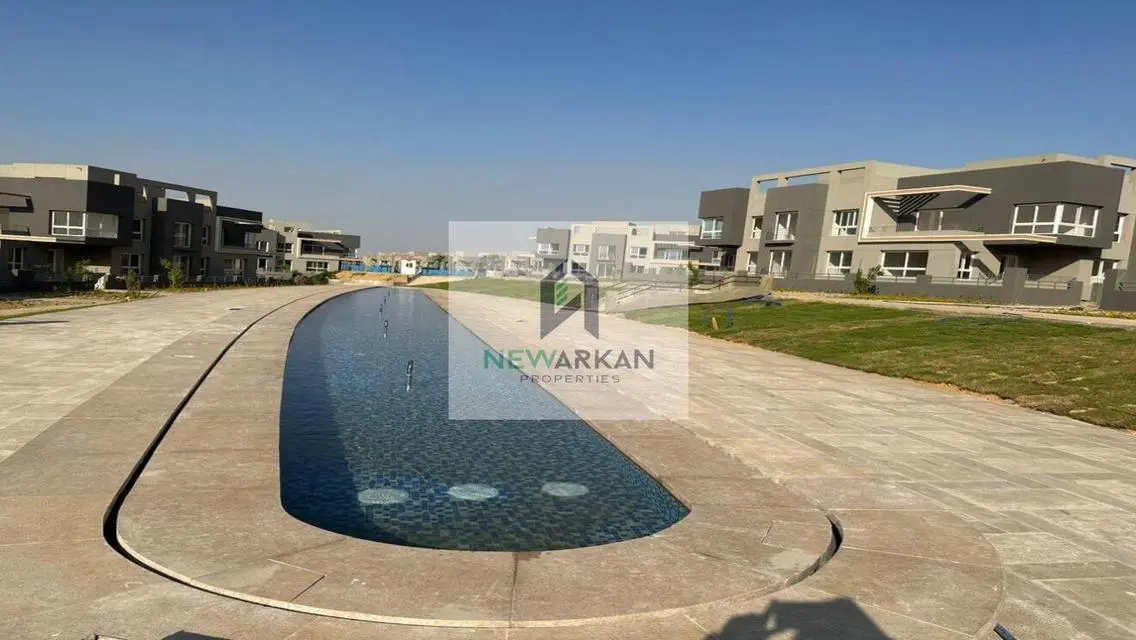 Luxury Apartment with Lake View