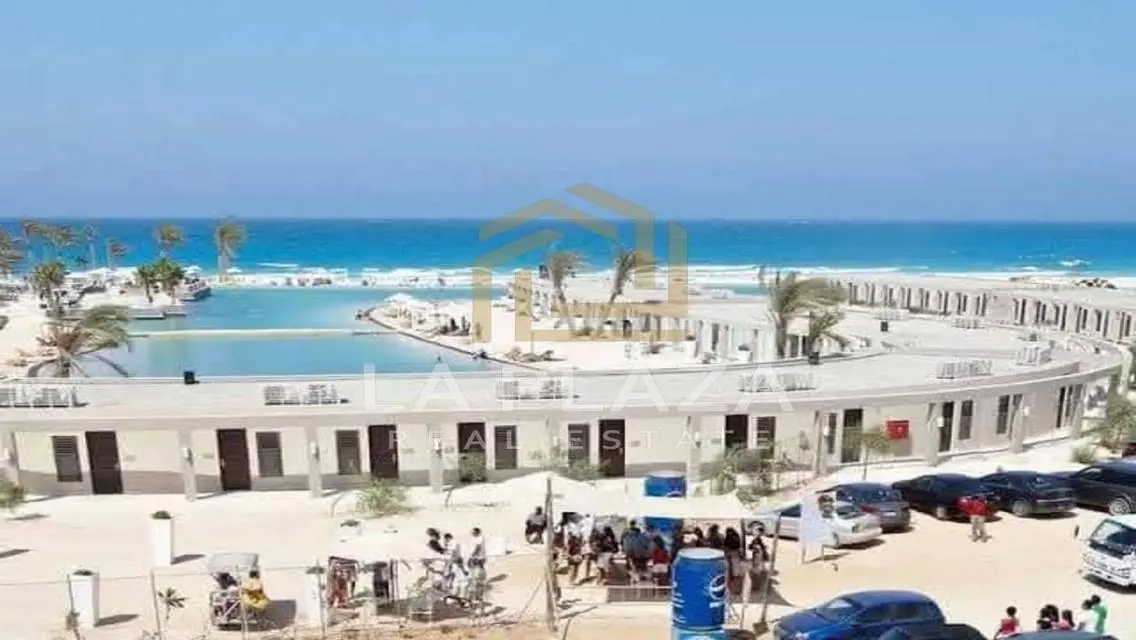 شقة فاخرة للبيع مع حديقة خاصة ومسبح