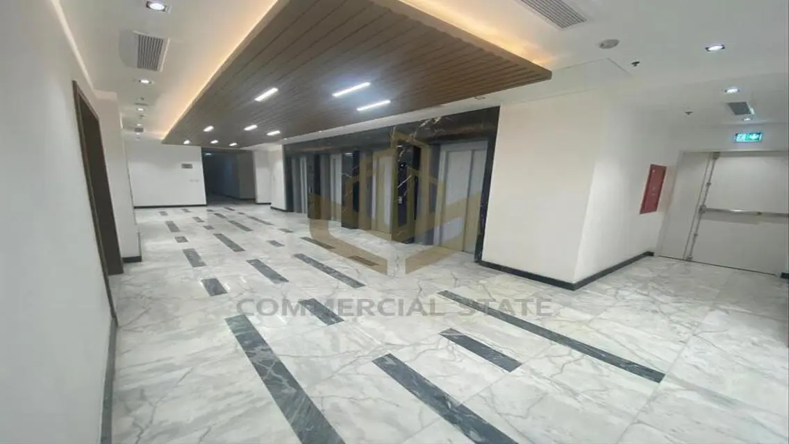عقار تجاري ممتاز بمساحة 245 متر