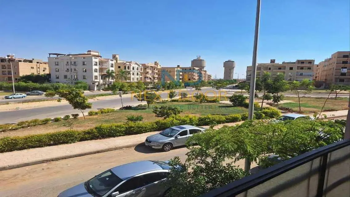 شقة حديثة للبيع بإطلالة رائعة  في وسط المدينة